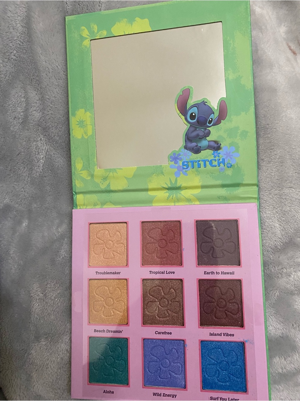 Disney Stitch Green and Purple Eyeshadow Palette - Picture 3 of 5